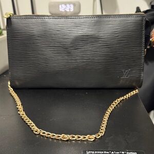 Louis Vuitton Epi leather with unbranded Gold Chain